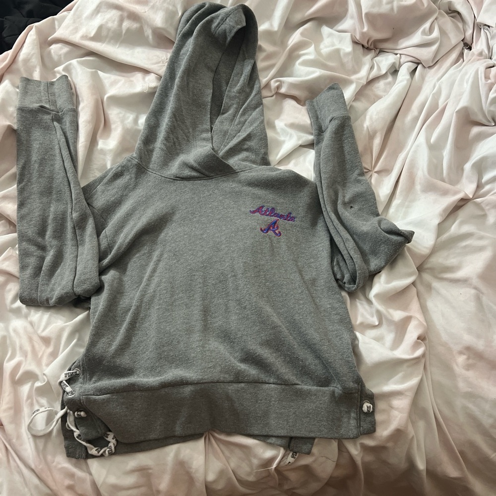 Atlanta Braves cropped crisscross hoodie